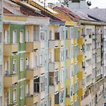 Homestay Cozy In A Coliving In Arroios Lisbon